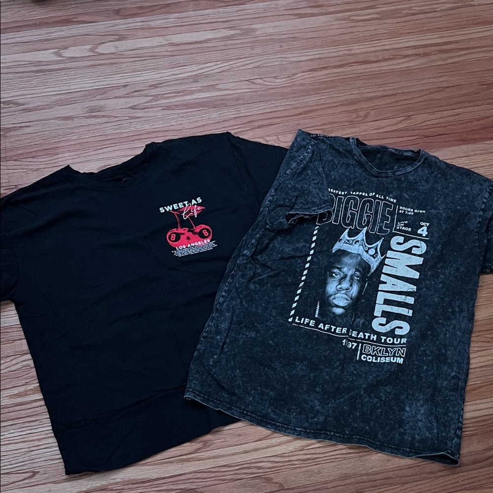 Set of two women’s graphic biggie T-Shirts